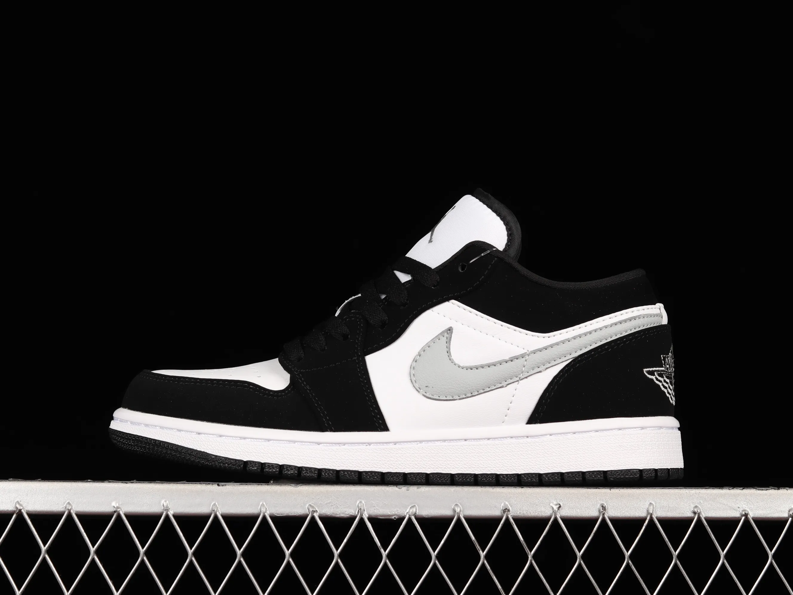 All categories Air Jordan Jordan series basketball shoes Air Jordan 1 Low Air Jordan 1 Low "New Emerald" AJ1 Joe 1 black and white gray 552780-018